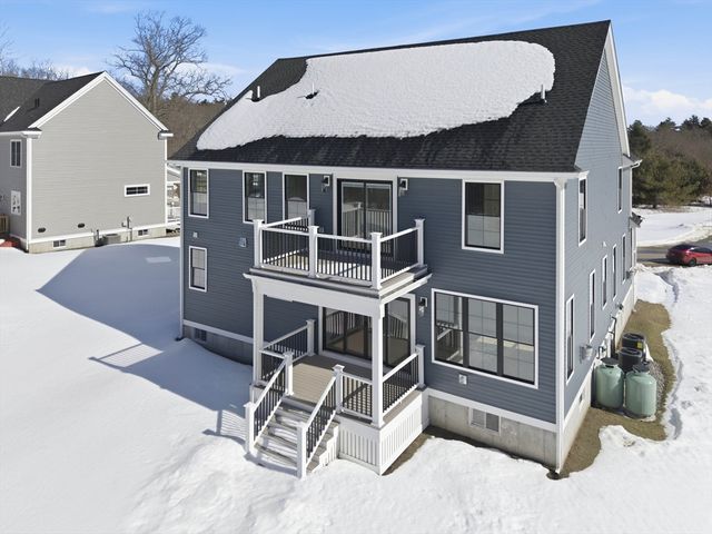 66 Parish Road 4R, Georgetown, MA 01833