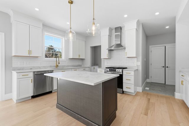 66 Parish Road 4R, Georgetown, MA 01833