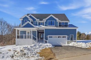 66 Parish Road 4R, Georgetown, MA 01833