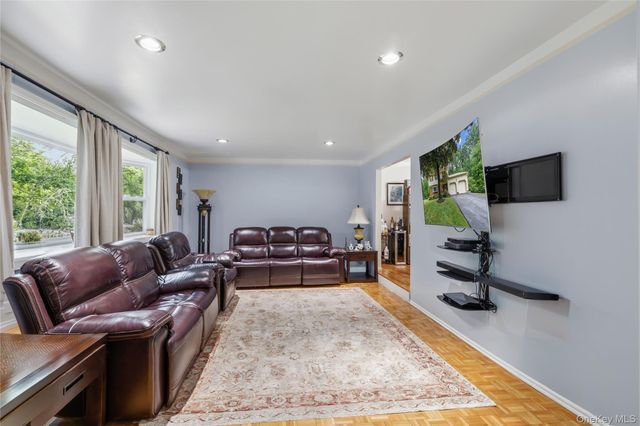 9 Amherst Road, New City, NY 10956