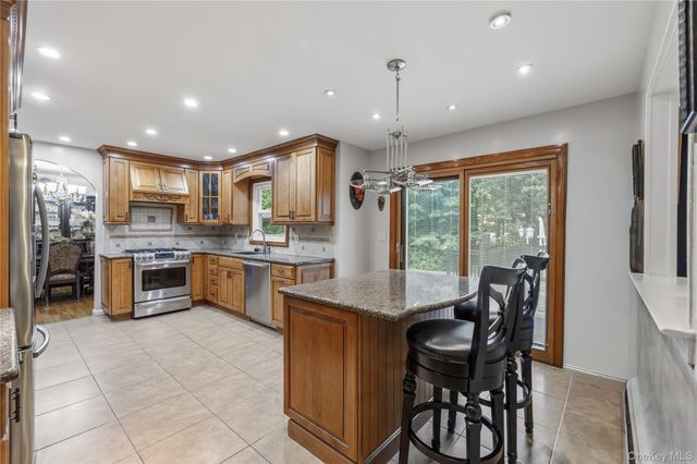 9 Amherst Road, New City, NY 10956
