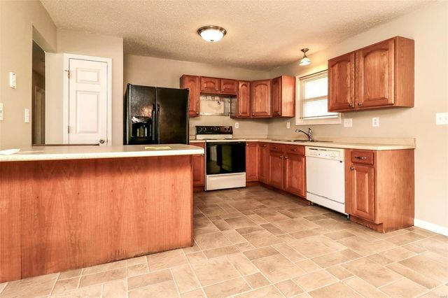 321 Green Jade Estates Drive, Fenton, MO 63026