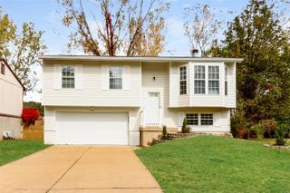 321 Green Jade Estates Drive, Fenton, MO 63026