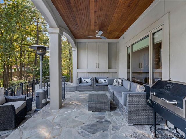 6902 E 115th Place, Bixby, OK 74008