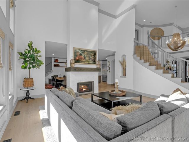 6902 E 115th Place, Bixby, OK 74008