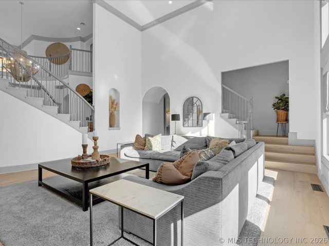 6902 E 115th Place, Bixby, OK 74008