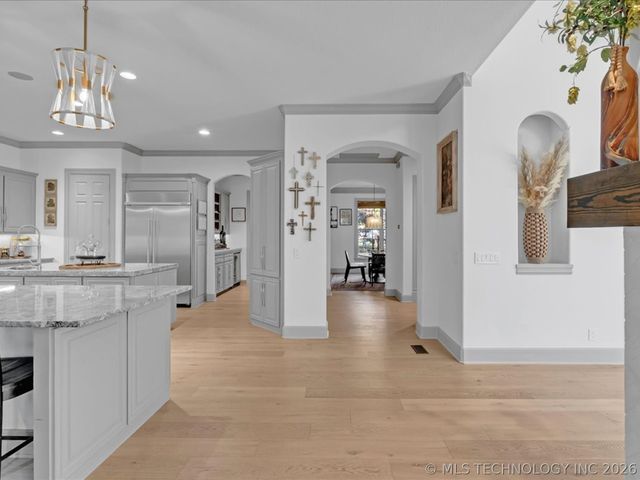 6902 E 115th Place, Bixby, OK 74008