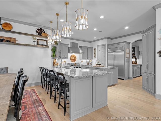 6902 E 115th Place, Bixby, OK 74008