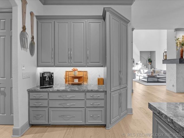 6902 E 115th Place, Bixby, OK 74008