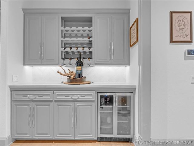 6902 E 115th Place, Bixby, OK 74008