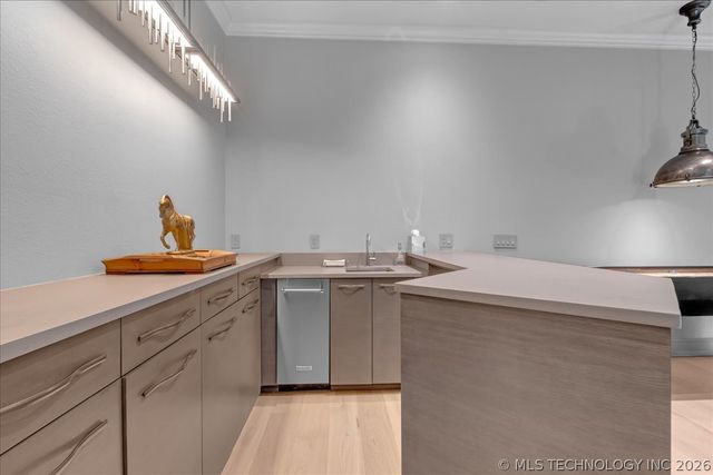 6902 E 115th Place, Bixby, OK 74008