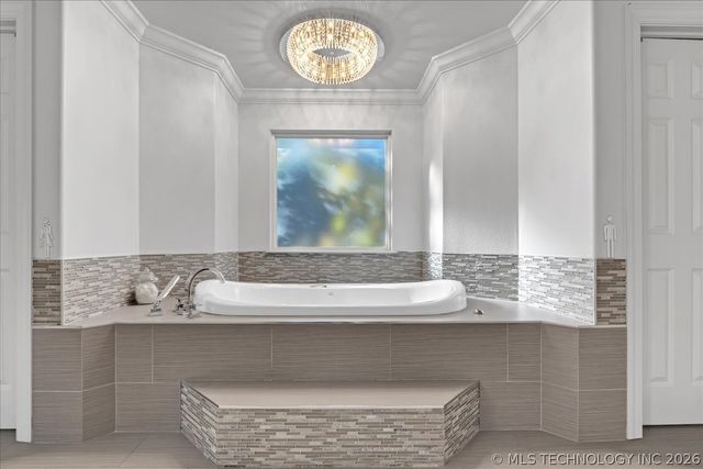 6902 E 115th Place, Bixby, OK 74008