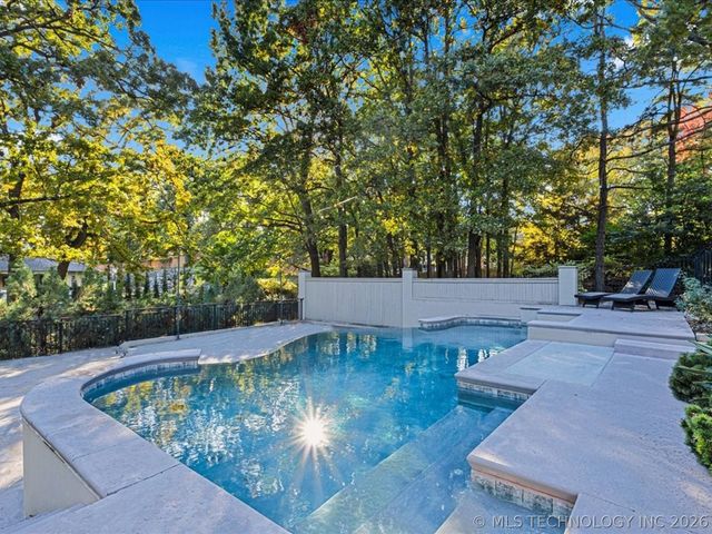 6902 E 115th Place, Bixby, OK 74008