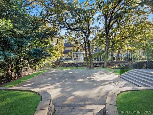 6902 E 115th Place, Bixby, OK 74008