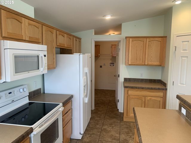 98126 W BENHAM Ln 68, Brookings, OR 97415