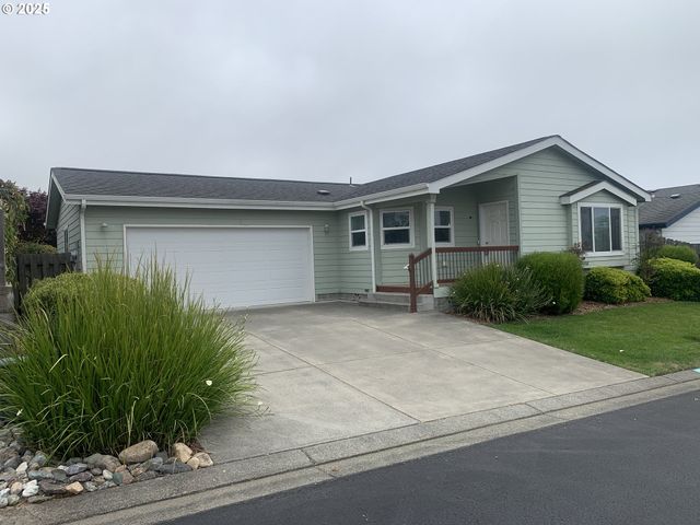 98126 W BENHAM Ln 68, Brookings, OR 97415