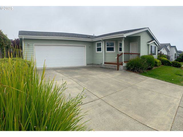 98126 W BENHAM Ln 68, Brookings, OR 97415