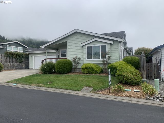 98126 W BENHAM Ln 68, Brookings, OR 97415