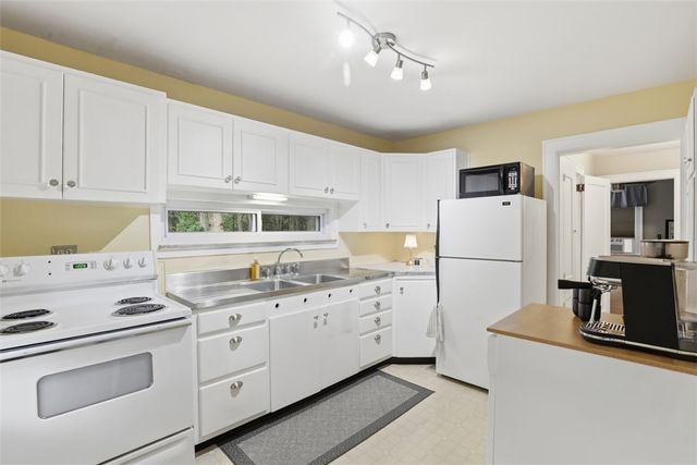 737 Wexford Bayne Rd, Marshall, PA 15090