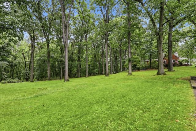 737 Wexford Bayne Rd, Marshall, PA 15090
