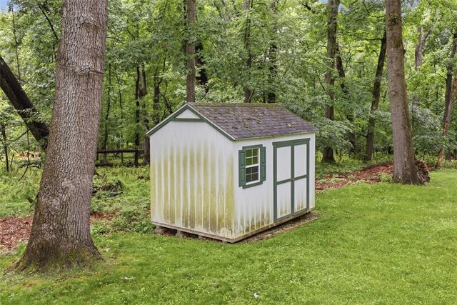 737 Wexford Bayne Rd, Marshall, PA 15090