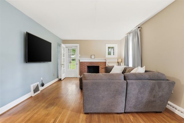 737 Wexford Bayne Rd, Marshall, PA 15090