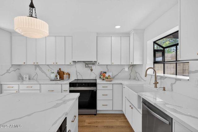 15850 N 15TH Way, Phoenix, AZ 85022