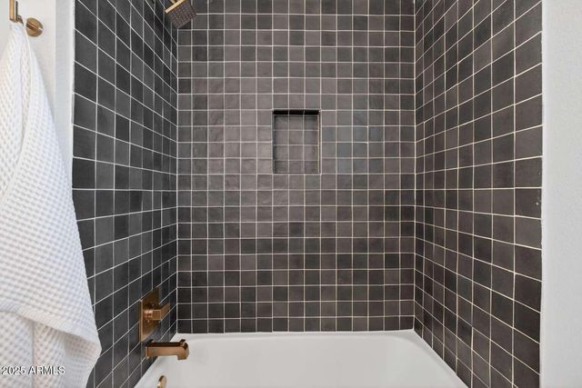 15850 N 15TH Way, Phoenix, AZ 85022