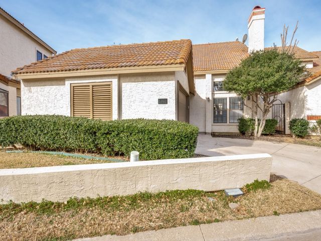 8901 Casa Drive, Irving, TX 75063