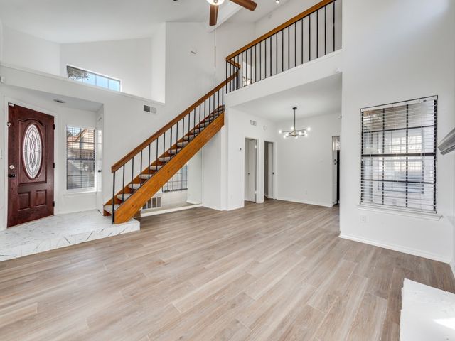 8901 Casa Drive, Irving, TX 75063