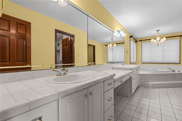 8201 Station House Road, Centerville, OH 45458