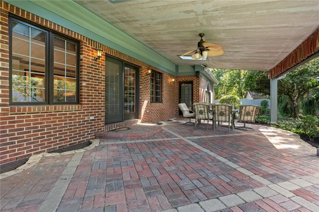 8201 Station House Road, Centerville, OH 45458