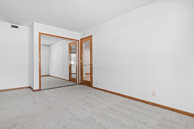 132 Demont Avenue E 136, Little Canada, MN 55117