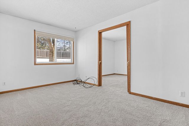 132 Demont Avenue E 136, Little Canada, MN 55117