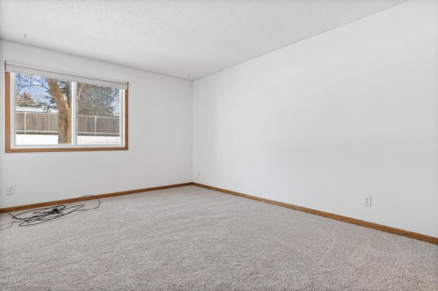 132 Demont Avenue E 136, Little Canada, MN 55117