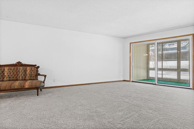 132 Demont Avenue E 136, Little Canada, MN 55117