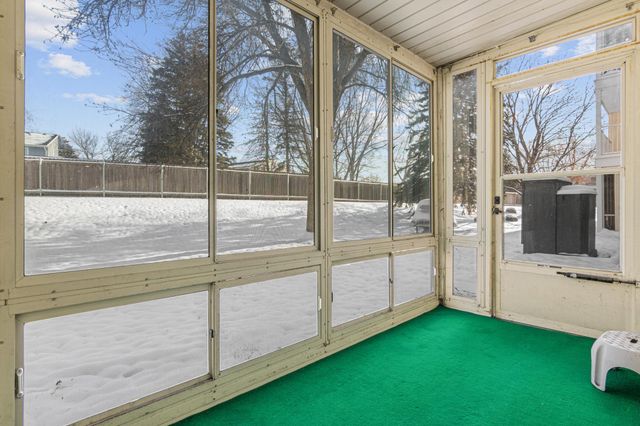 132 Demont Avenue E 136, Little Canada, MN 55117