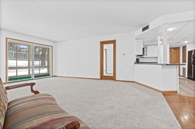 132 Demont Avenue E 136, Little Canada, MN 55117