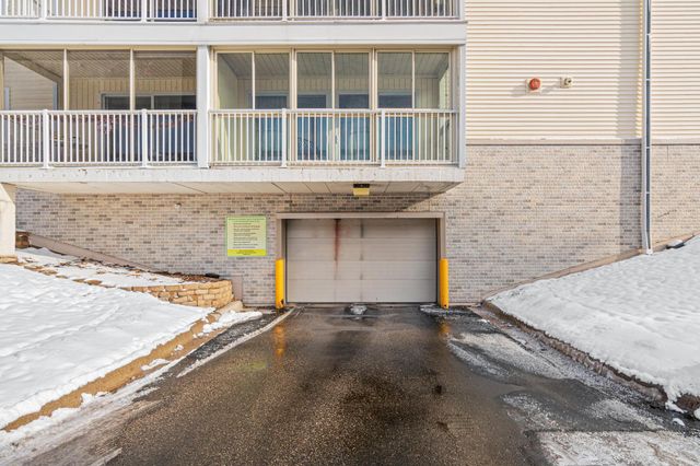 132 Demont Avenue E 136, Little Canada, MN 55117