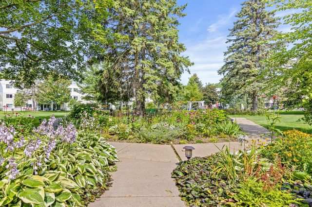 132 Demont Avenue E 136, Little Canada, MN 55117