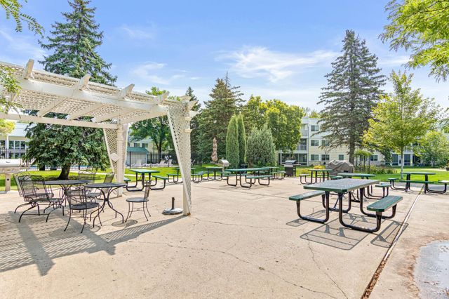 132 Demont Avenue E 136, Little Canada, MN 55117