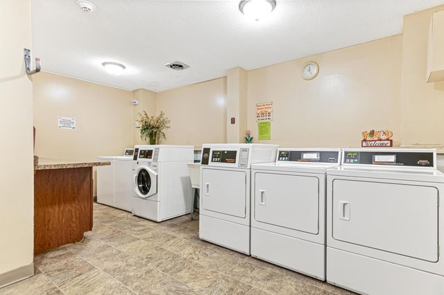 132 Demont Avenue E 136, Little Canada, MN 55117