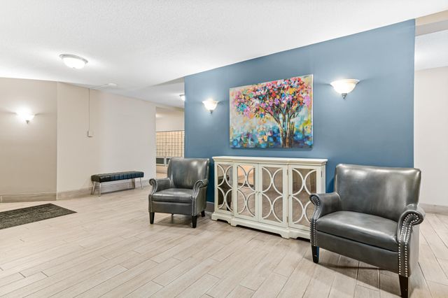 132 Demont Avenue E 136, Little Canada, MN 55117