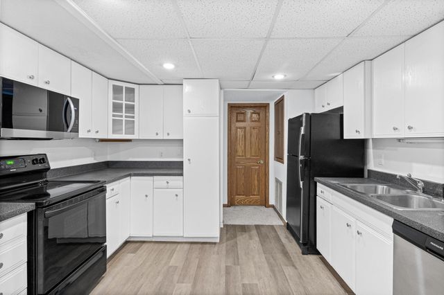 132 Demont Avenue E 136, Little Canada, MN 55117