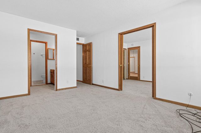 132 Demont Avenue E 136, Little Canada, MN 55117