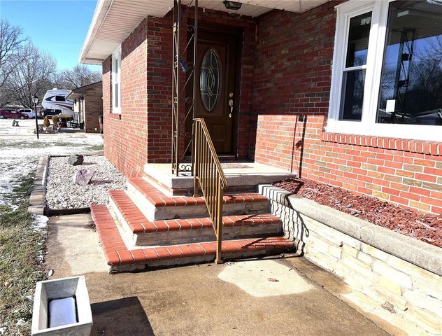 1068 El Paso Lane, East Alton, IL 62024