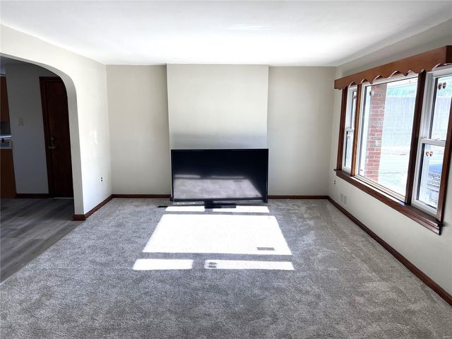 1068 El Paso Lane, East Alton, IL 62024