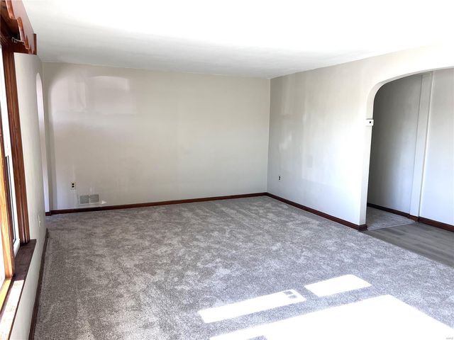 1068 El Paso Lane, East Alton, IL 62024
