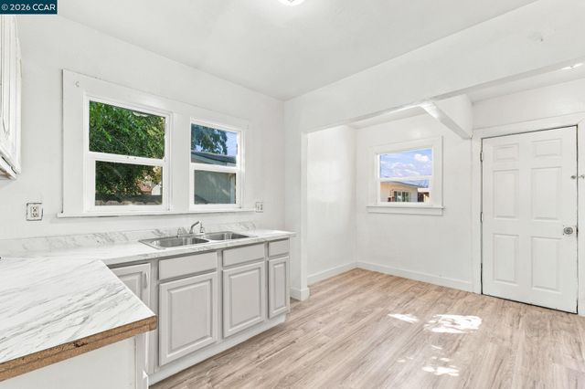 70 W Rose Ave, Bay Point, CA 94565