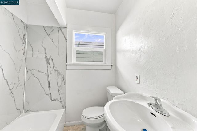 70 W Rose Ave, Bay Point, CA 94565
